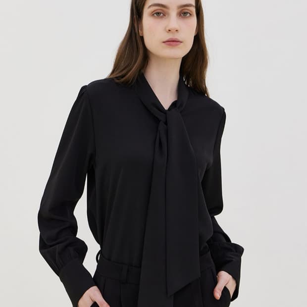 (새상품)르세지엠 타이 블라우스 셔츠 S 블랙