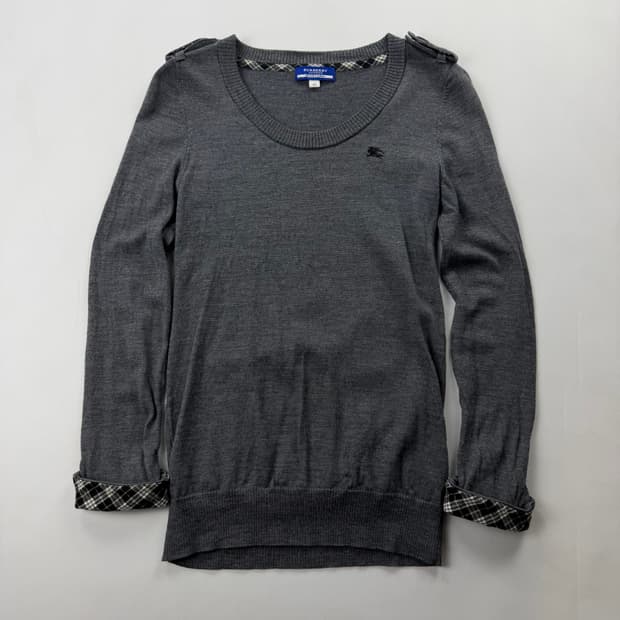 버버리 블루라벨 견장 디테일 니트