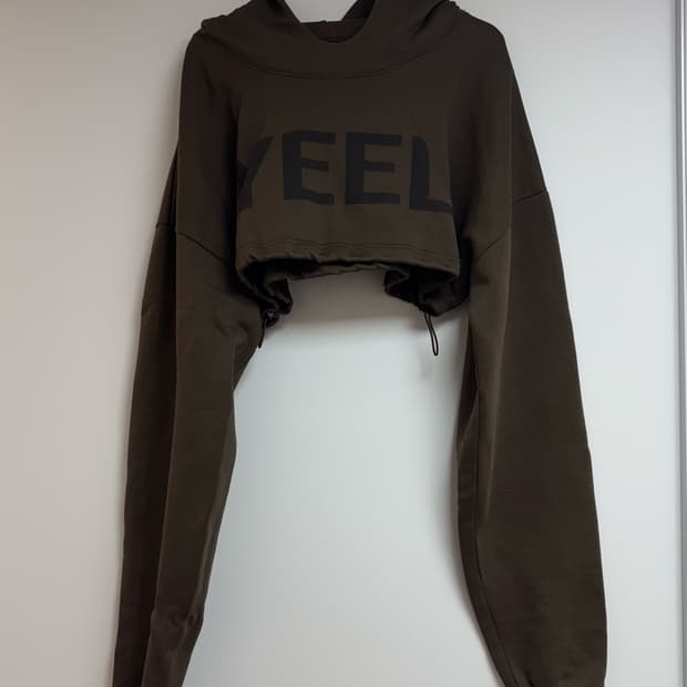 Yeel 크롭 후드 브라운