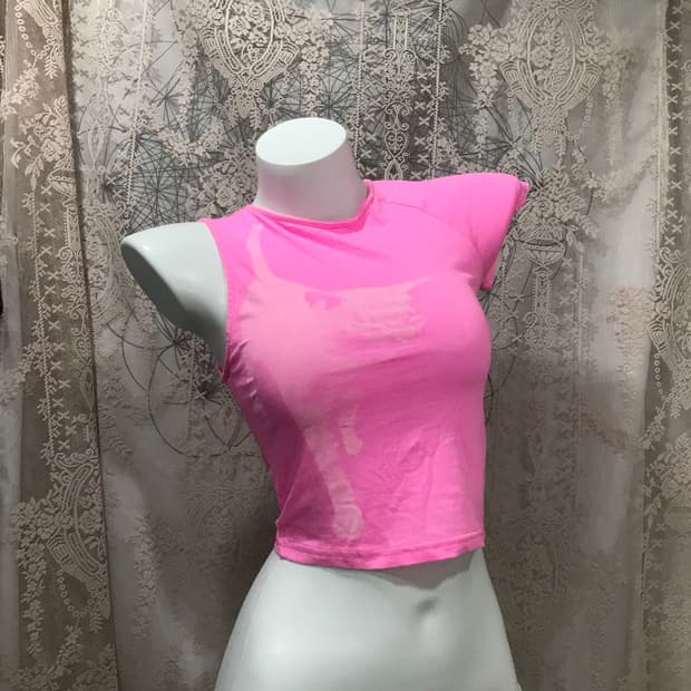 네온 핑크 크롭티