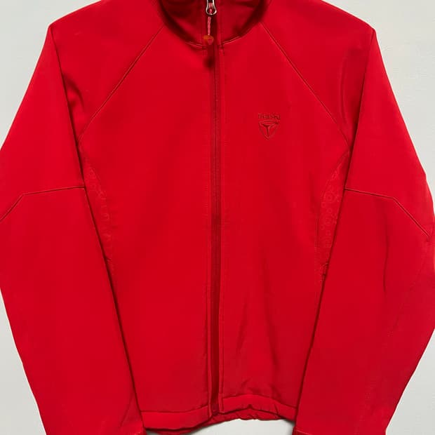 트렉스타 빨간색 집업자켓