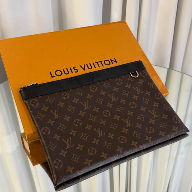 루이비통 모노그램 디스커버리 클러치 GM 