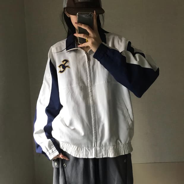 나이키 00s 오버핏 바람막이