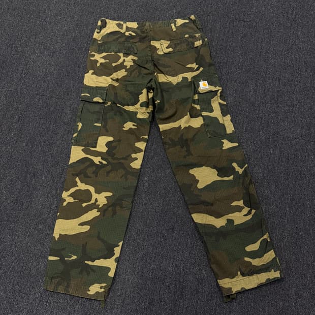 칼하트wip 카모 레귤러 카고 팬츠 