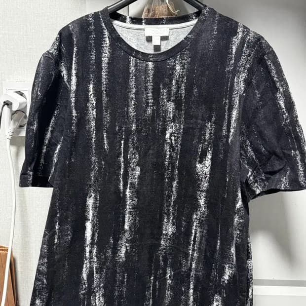 무료배송) cos 코스 페인팅 티셔츠 m size