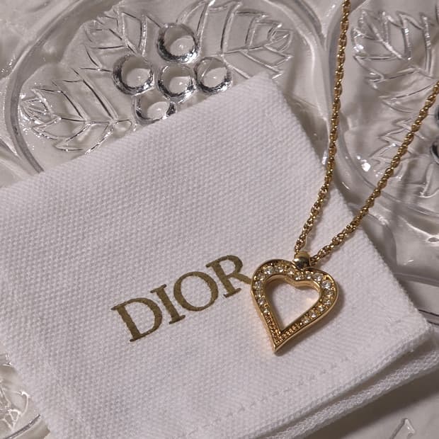 DIOR 디올 큐빅 하트 팬던트 목걸이