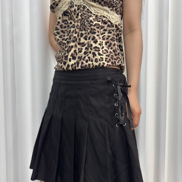 eyelet pleats skirt