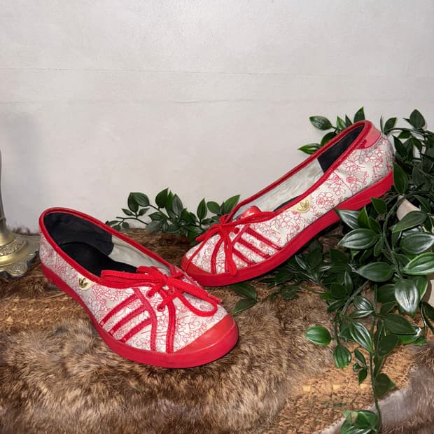 Adidas adria red oriental flat shoes 