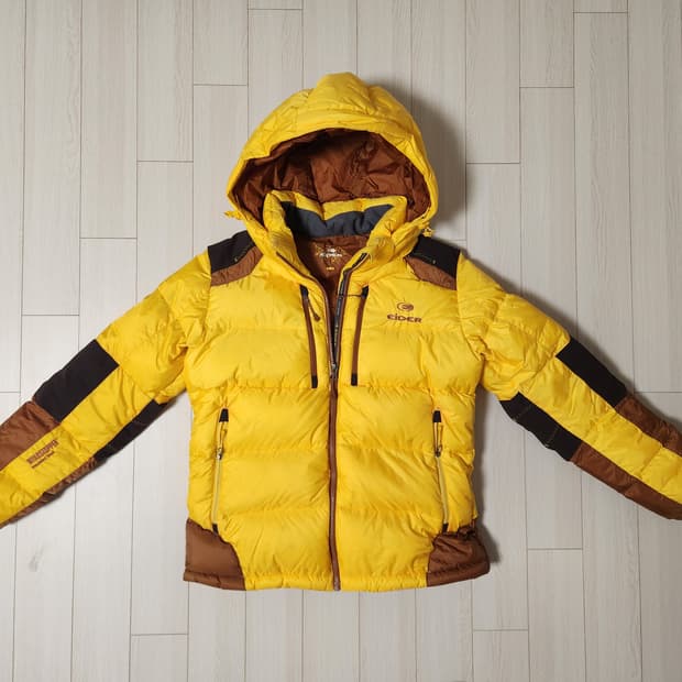 아이더 WINDSTOPPER 700패딩 점퍼 사이즈M 얼핏보면 새거느낌
