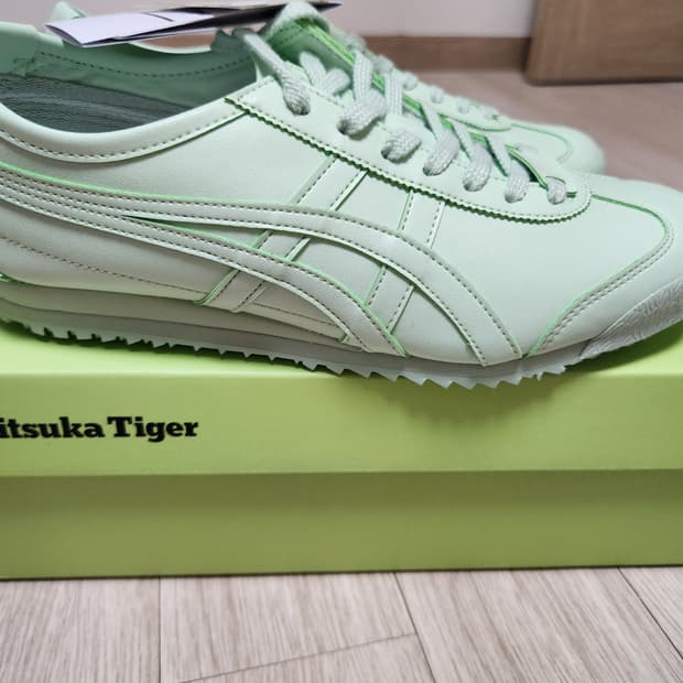 (새상품)오니츠타이거  멕시코66 cactful 그린 240사이즈