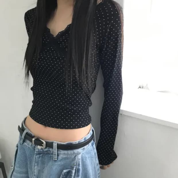 도트 레이스 브이넥 티셔츠 긴팔