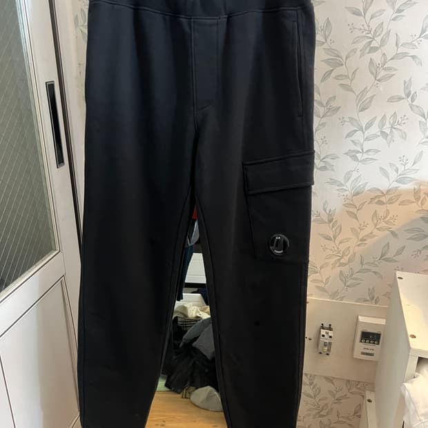 CP 컴퍼니 블랙 카고 조거팬츠 (32)