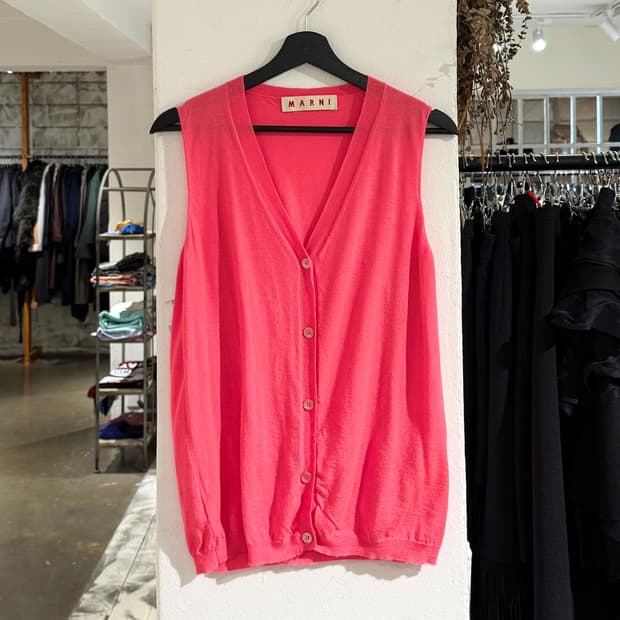 마르니 코랄핑크 브이넥 니트 베스트