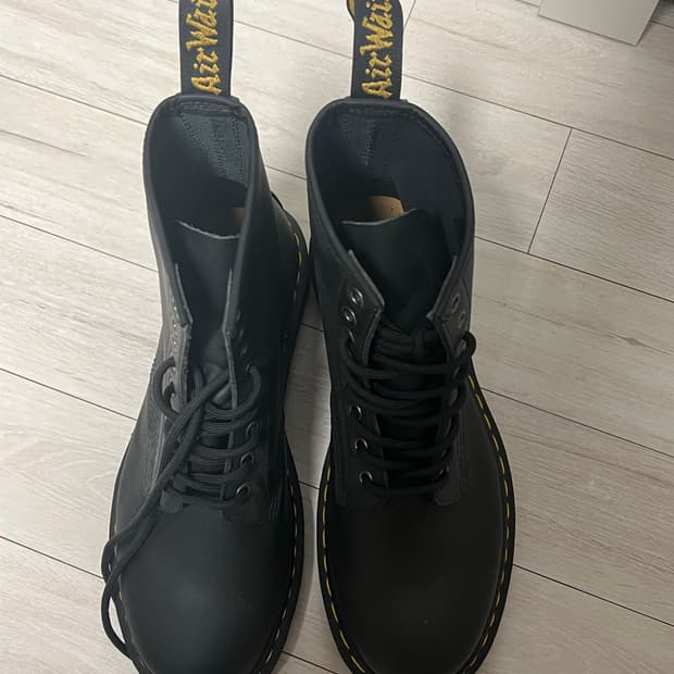 닥터마틴 1460 42사이즈