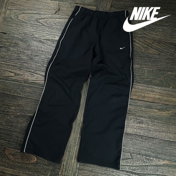 [나이키] 00'S 빈티지 스우시 자수 트랙 팬츠 블랙 M19688