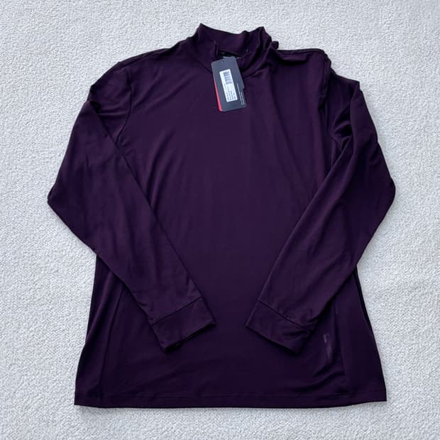 105 새상품 이젠벅 모크넥 긴팔티 0305E