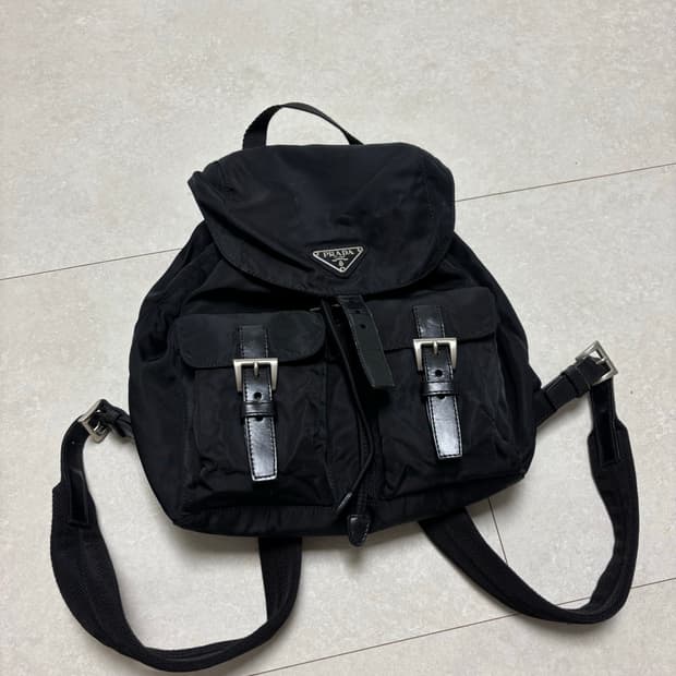 정품 프라다 블랙 나일론 백팩 스몰