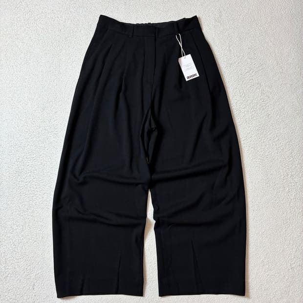 코스 COS 신형 투턱 와이드 팬츠 PN8017