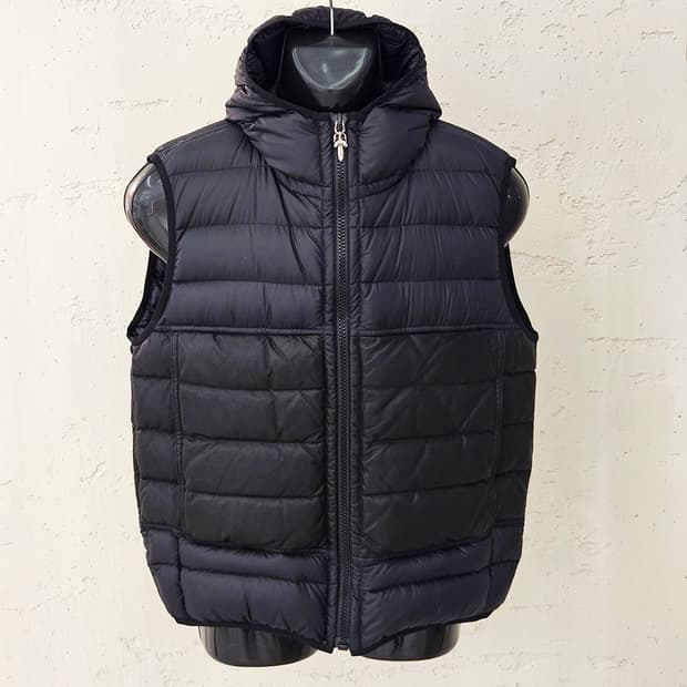 [L] 크롬하츠 리버서블 레더디테일 후드 패딩조끼 블랙 Z668SOF4