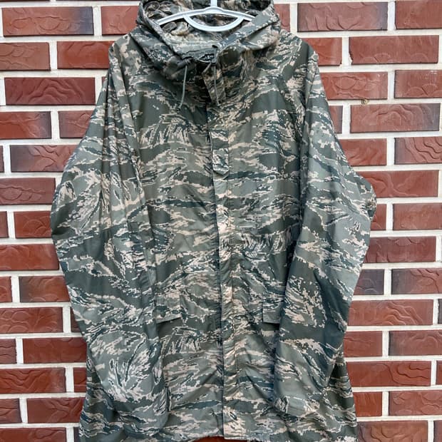 카모 바람막이