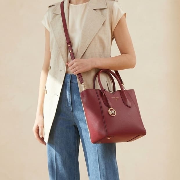 마이클코어스 메이 미디움 사첼백