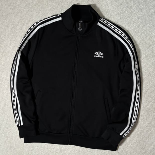 엄브로 블랙 검흰 사이드 다이아 트랙 자켓 져지