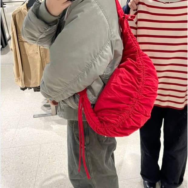 COS 캐노피백 레드