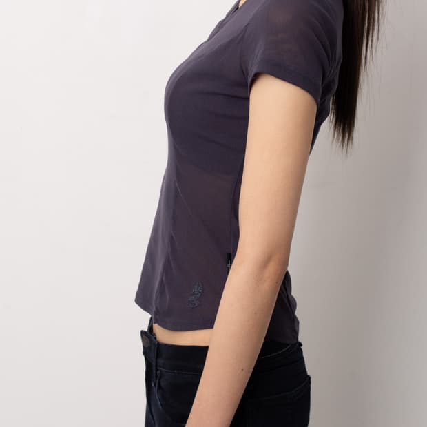 OZZ CROCE MESH V-NECK EMBROIDERY T-SHIRT