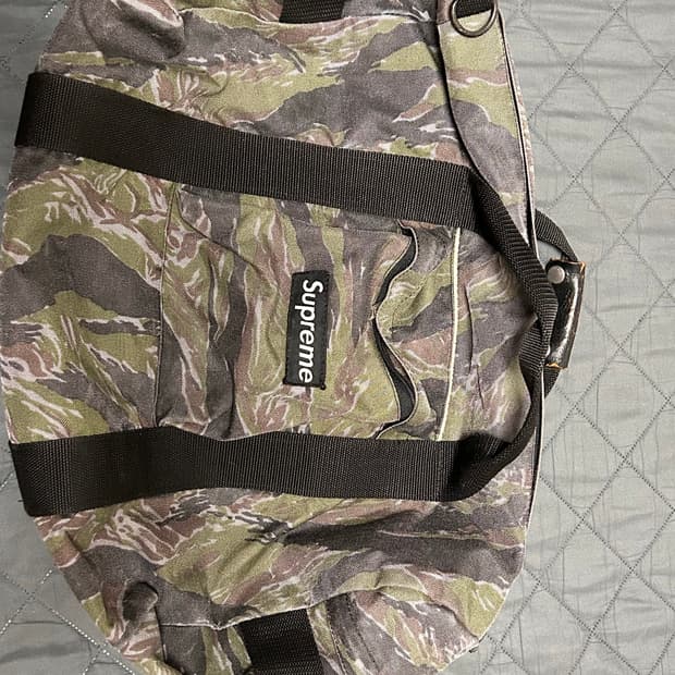 슈프림 1997 OG 타이거 카모 더플백
