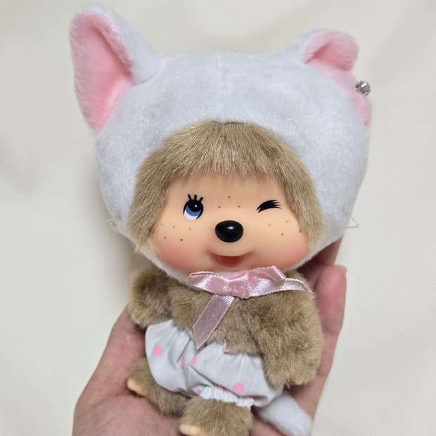 몬치치 윙크 캣 화이트 고양이 키링