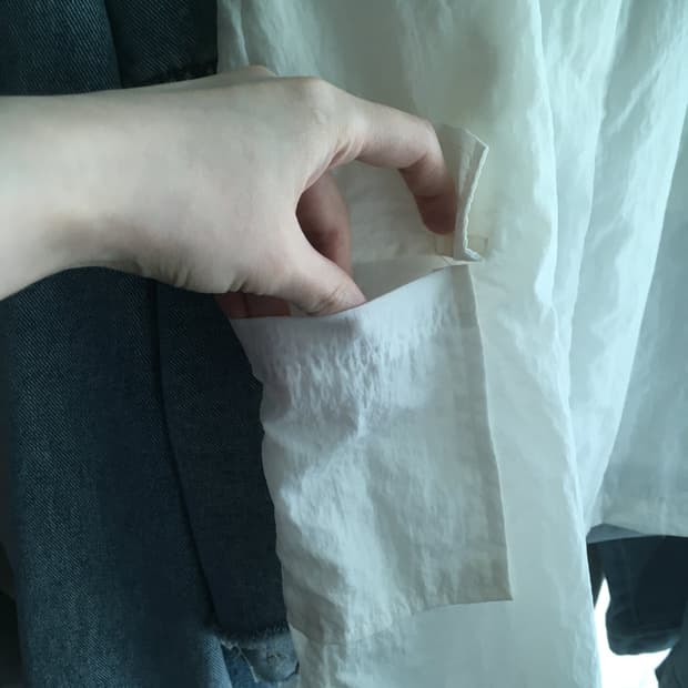 릿킴 블랙업 나일론 바스락 카고 스커트 화이트