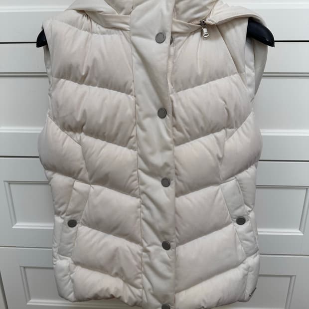 켈빈클라인 화이트 후드 조끼패딩