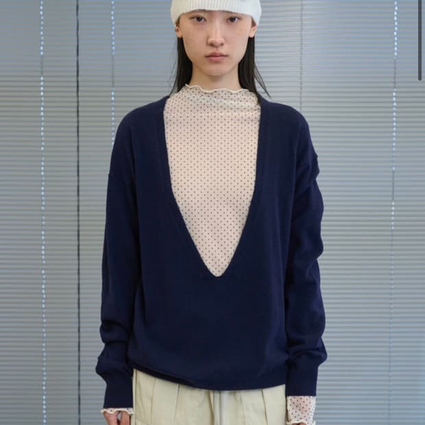 Wide V-neck Knit (Navy)