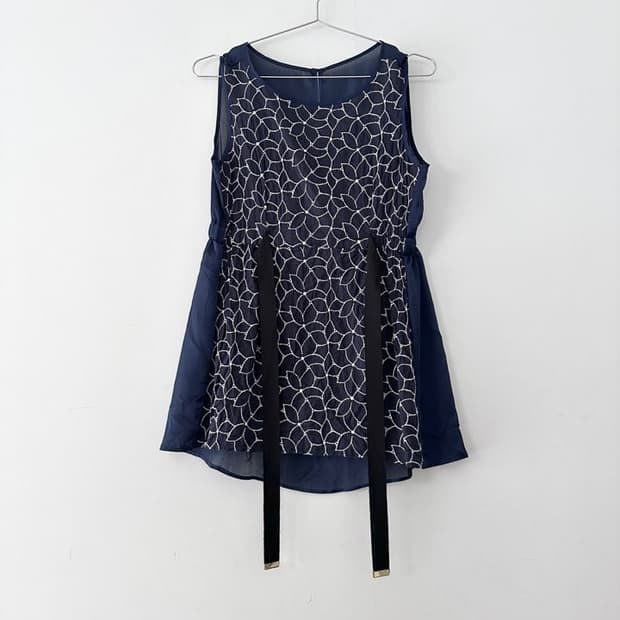 Front squeeze blouse / navy