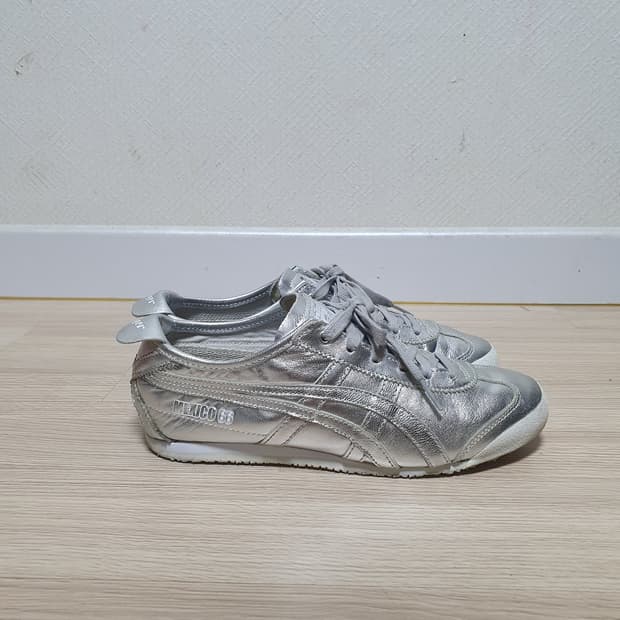 오니츠카타이거 멕시코66 실버 오프 화이트 240