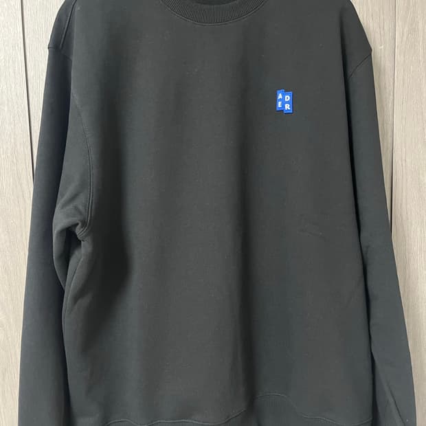 아더에러 스웨트셔츠 블랙