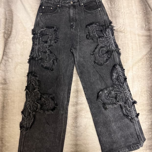 Surgery Clover Logo Patch Jeans Black