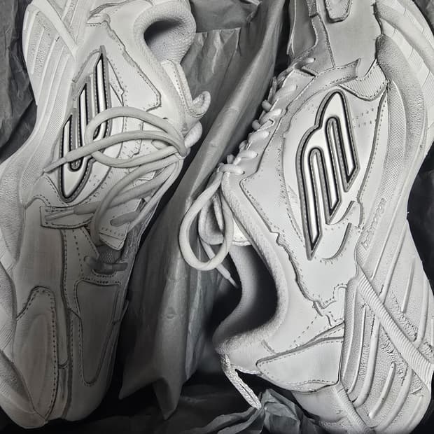 발렌시아가 먼데이 원아웃 스니커즈  42