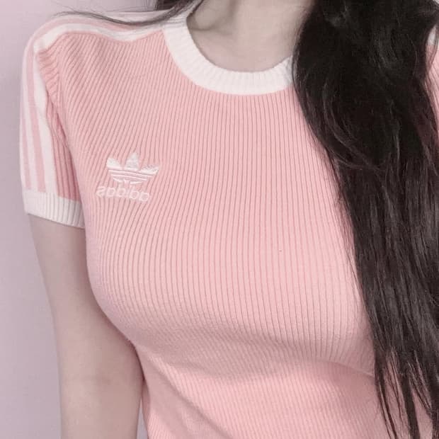 아디다스 딸기우유 핑크 니트 반팔
