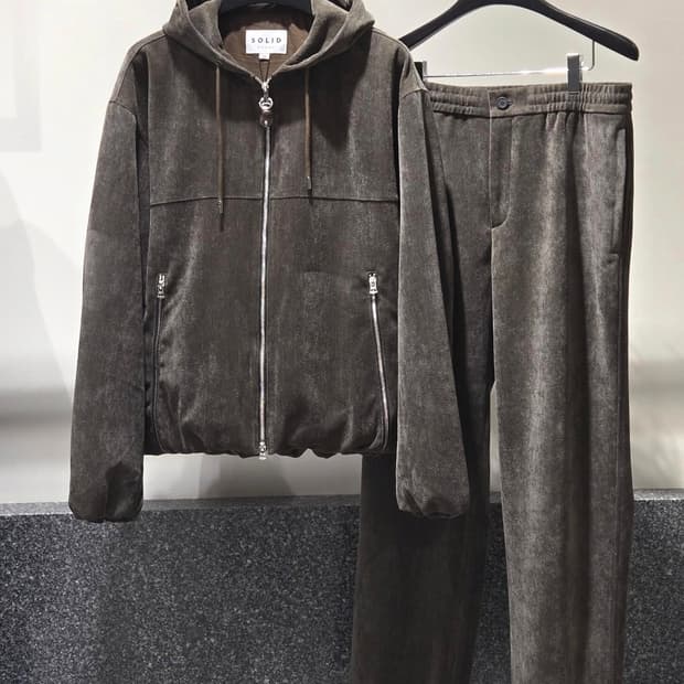 솔리드옴므 25fw 벨벳 셋업 48사이즈 판매해요