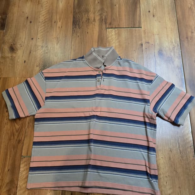 캐피탈 반팔 티셔츠 판매합니다 