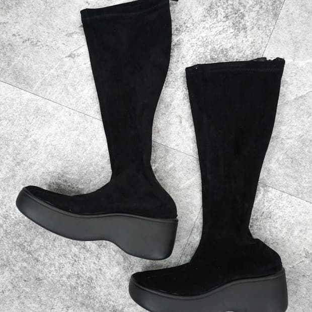 Velvet Slim Boots