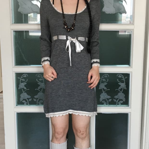 Lace trimming belted woolen knit one pie