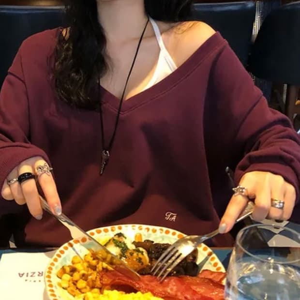 🍇트렌디어패럴 맨투맨 원숄더 새거급