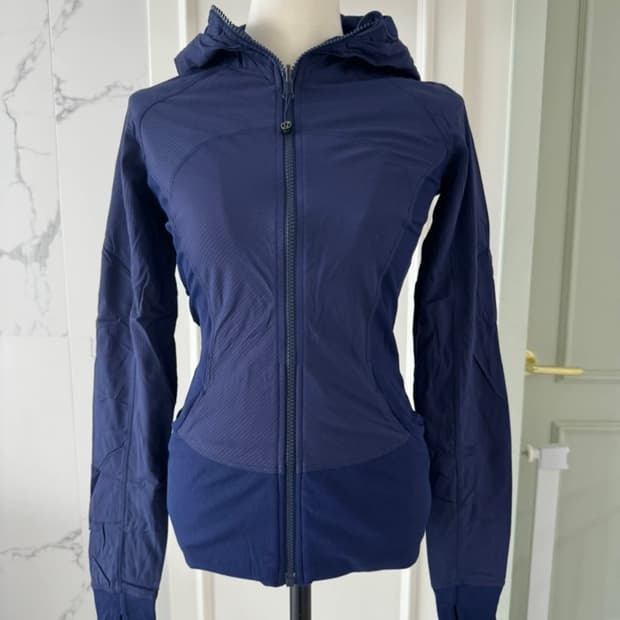 룰루레몬 네이비 자켓