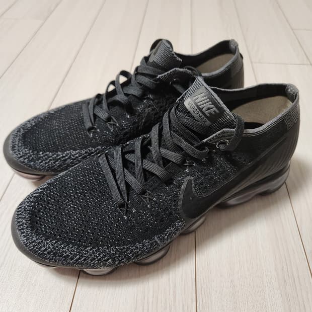 나이키 운동화 에어 베이퍼맥스 플라이니트 블랙 사이즈250

새거처럼 깨