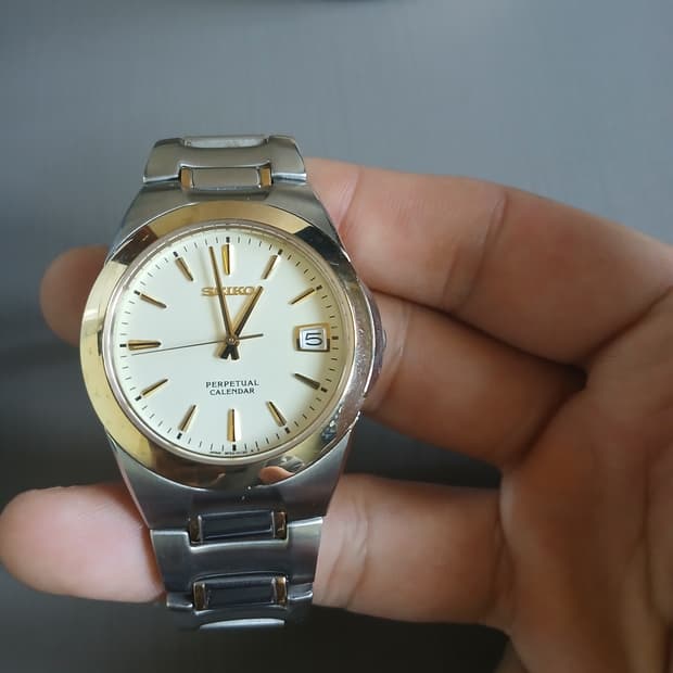 세이코 퍼페츄널 캘린더 시계