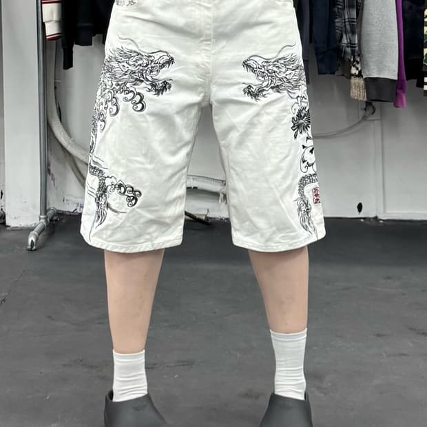 카라쿠리 타마시 오리엔탈 데님 반바지