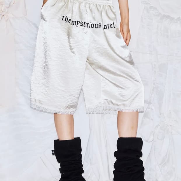 미스테리어스호텔 LACE SATIN BERMUDA - IVORY