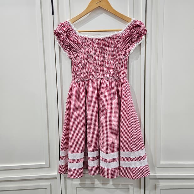 앙크루즈(Ank Rouge) 레드 깅엄체크 스모킹 오프숄더 원피스